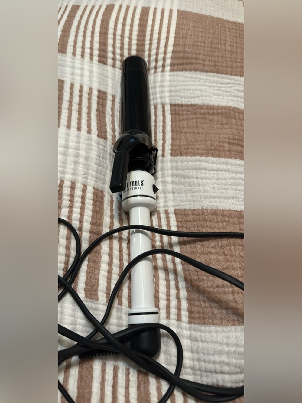 Hot Tools 1-1/2” Professional Curling Iron